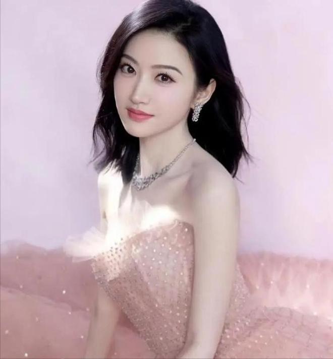 部的温柔都给了她如今她让人高攀不起！爱游戏app登录14年前张继科将全(图6)