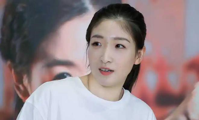 部的温柔都给了她如今她让人高攀不起！爱游戏app登录14年前张继科将全(图13)