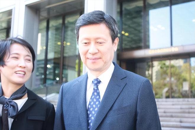 子“共享”同一女星亲兄弟为财权内斗互撕爱游戏app网站韩国财阀家族丑闻：父(图6)