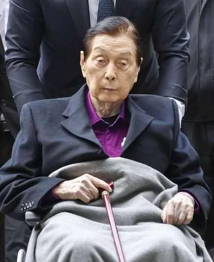 子“共享”同一女星亲兄弟为财权内斗互撕爱游戏app网站韩国财阀家族丑闻：父(图11)