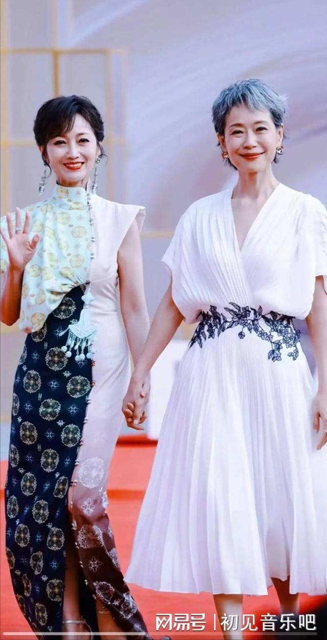 许仙30年后撒糖竟藏惊天秘密爱游戏app神仙售后！白娘子(图2)